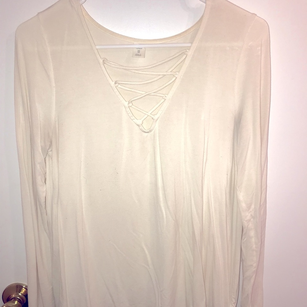 Basic white long sleeve shirt